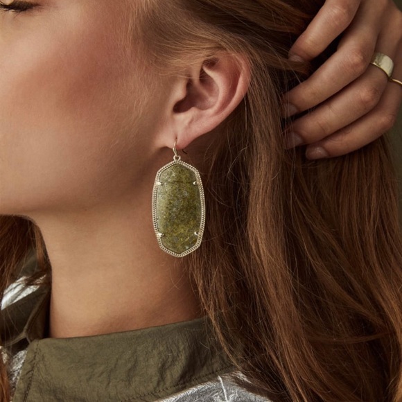 Danielle Kendra scott rose quartz earrings - Picture 2 of 2